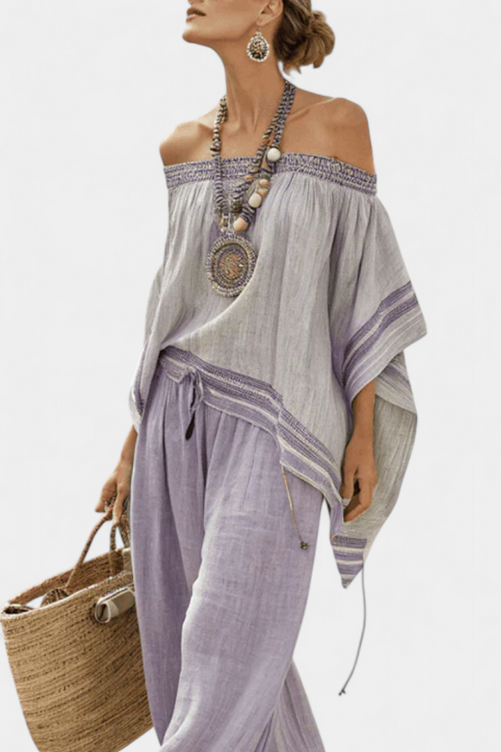 Seraphina™ | Top décolleté stylé avec un pantalon large à rayures.