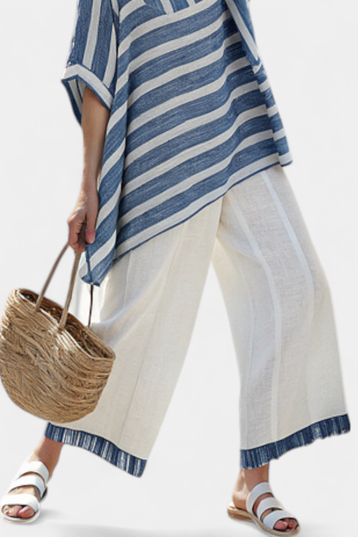 Violetta™ | Top et pantalon à rayures bleues et détails de la taille.