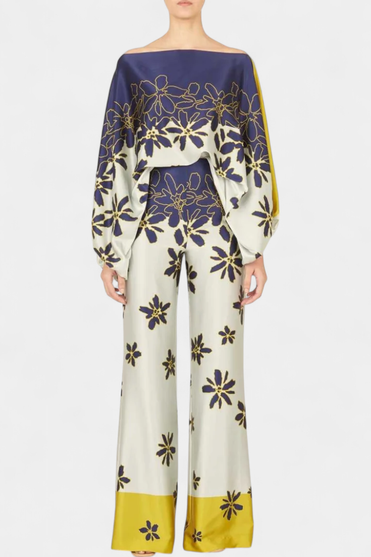 Ensemble deux pièces Sybella avec épaules dénudées et pantalon large imprimé