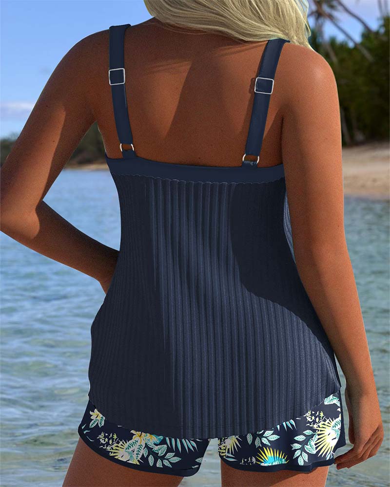 Carla – Maillot de bain rayé avec short de plage