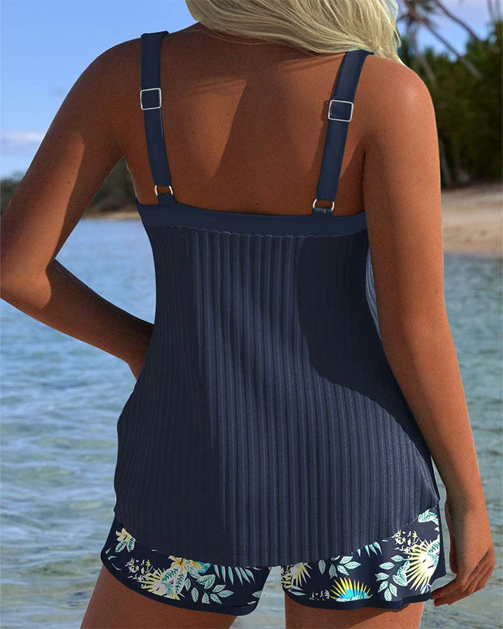 Carla – Maillot de bain rayé avec short de plage