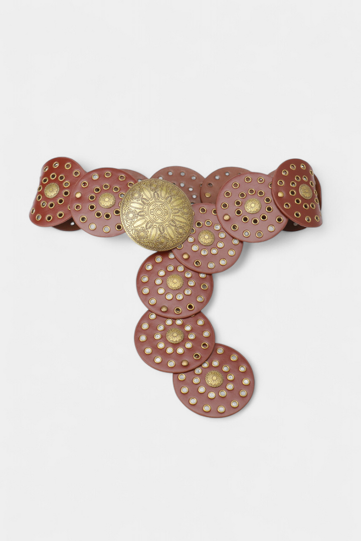 Alicia Vintage Cowboy Belt with Decorative Circular Buckle (ceinture de cow-boy vintage avec boucle circulaire décorative)