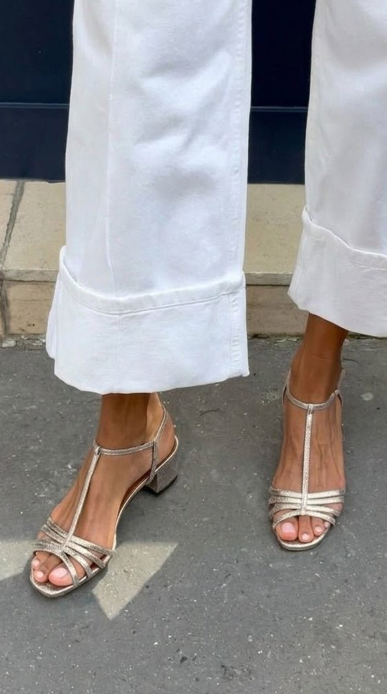 Alegre | Sandalias doradas: elegancia para el día a día